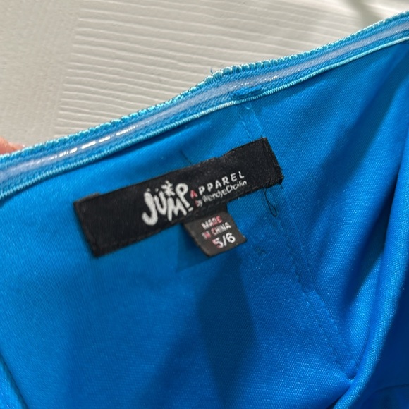 Beautiful gown - Picture 3 of 3